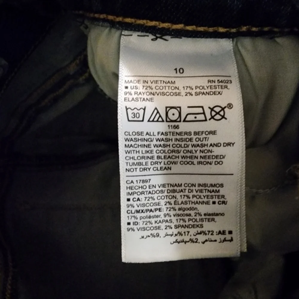 Old navy Rockstar super skinny jegging highrise‎ distressed jean
